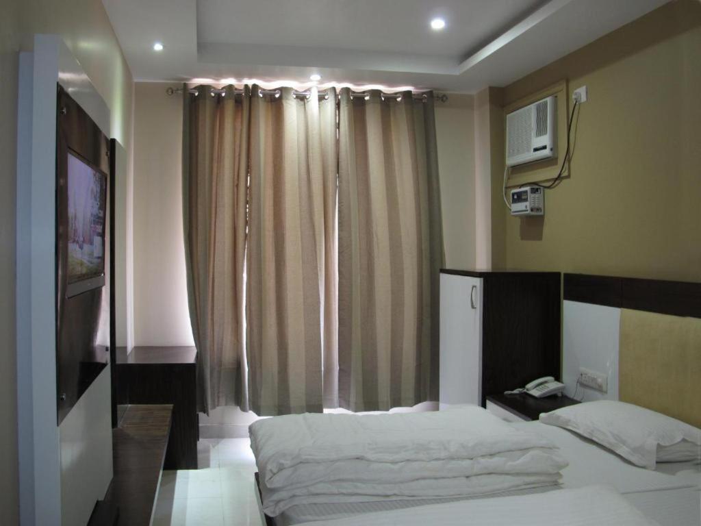 Raj Mahal Inn New Delhi Exterior photo